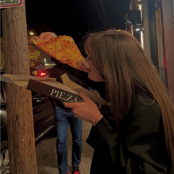 Meet your Posher, Vick - Picture 2 of 2